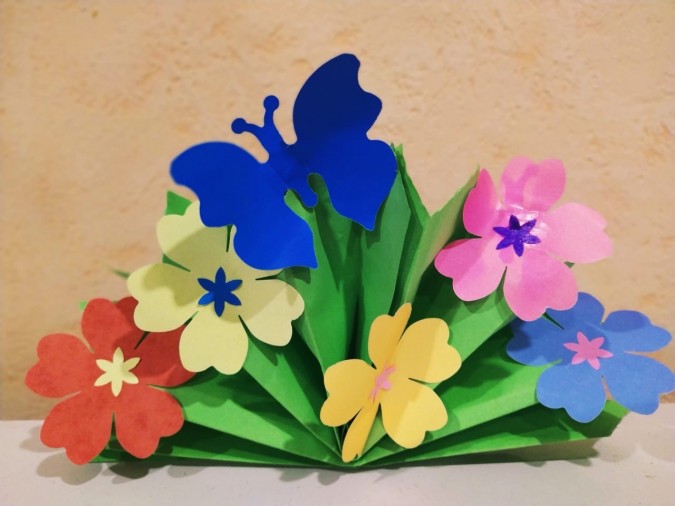 Игра собери букет для мамы. Собери букет для мамы. Дидактическая игра собери букет. Цветы для игры собери цветок. Игра собери букет для мамы.