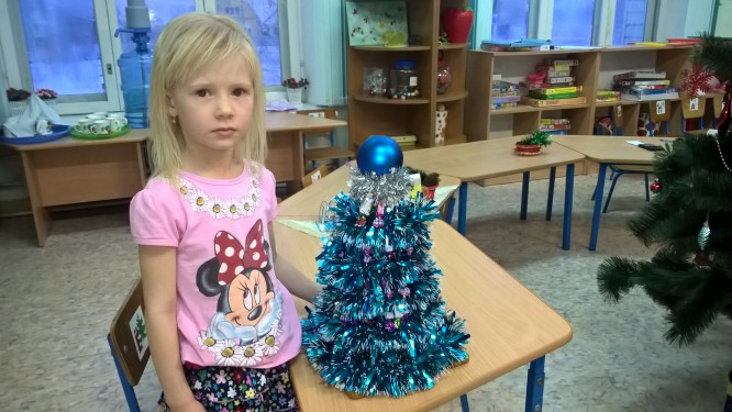 "Ёлочка с сюрпризом" Конкурс детского творчества «Маленькой ёлочке холодно зимой» "Ёлочка с сюрпризом"