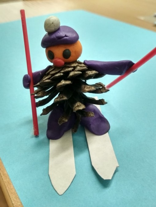 лепка лыжник. лепка лыжник в подготовительной группе. лепка лыжник с природным материалом. лепка лыжник в средней группе. лепка лыжник в средней группе.