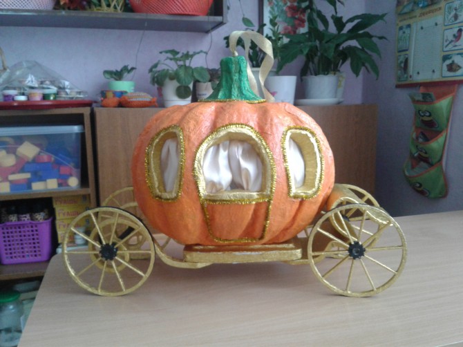 pumpkin carriage 002 Holiday decor halloween, Pumpkin decorating contest, Pumpki