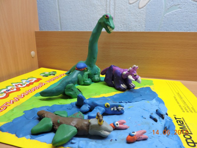 Коля любит лепить динозавров из пластилина расставить. Лепка динозавров. Динозавр пластилин. Поделки пластилиновые динозавры. Динозаврики лепка для детей.