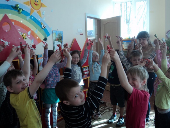 Наша "Гирлянда дружбы" Международная миротворческая акция «Гирлянда дружбы» Наша "Гирлянда дружбы"