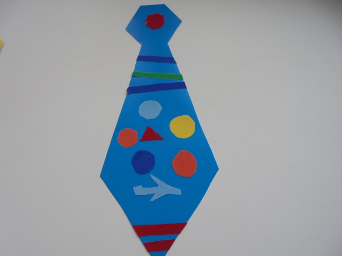 Галстуки на 23 февраля в детском саду. Галстук для папы средняя группа. Галстук для конкурса. Аппликация галстук для папы старшая группа. Галстук подарок папам на 23 февраля.