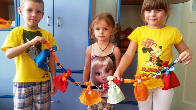 Куколки кувадки дружные ребятки Международная акция «Гирлянда дружбы» Куколки кувадки дружные ребятки