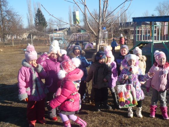 кормушка на месте Акция «Кормушка для пичужки» кормушка на месте