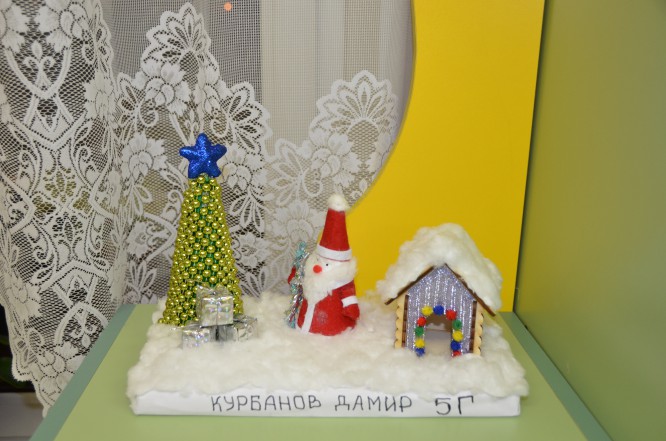 С Новым годом! Конкурс «Маленькой ёлочке холодно зимой». Декабрь 2015. Поделки и рисунки. Дошкольники С Новым годом!