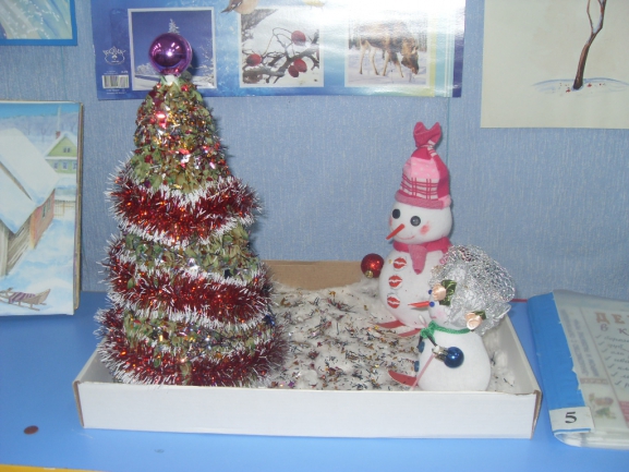 Снеговики на лыжах Конкурс детских поделок. Январь 2014. Дошкольники Снеговики на лыжах