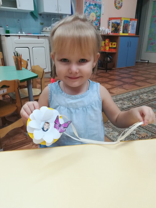 Ромашка - медалька для милой мамочке Конкурс детского творчества «Моя мама» Ромашка - медалька для милой мамочке
