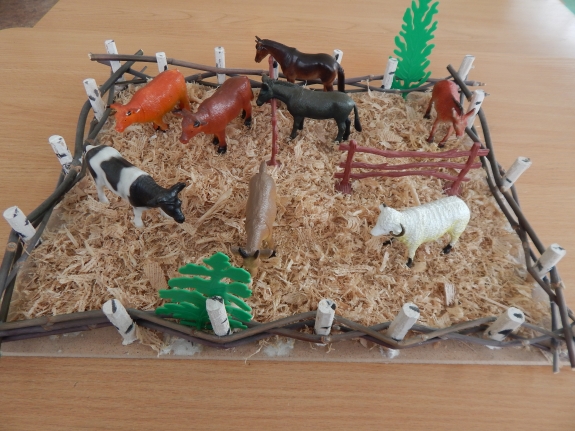 DSCN1869.JPG Конкурс детских поделок. Октябрь 2013 DSCN1869.JPG