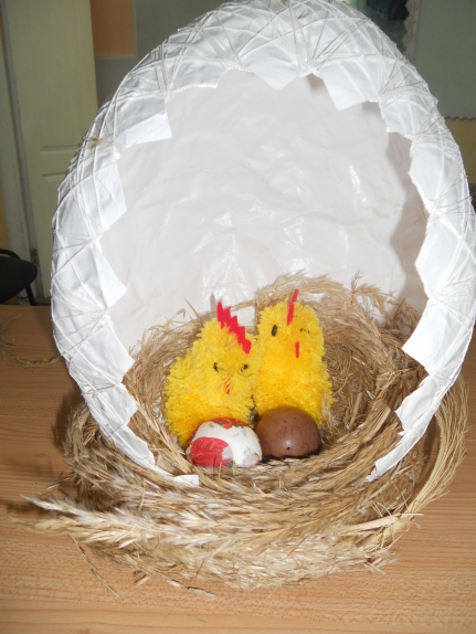 Яйцо с цыплятами