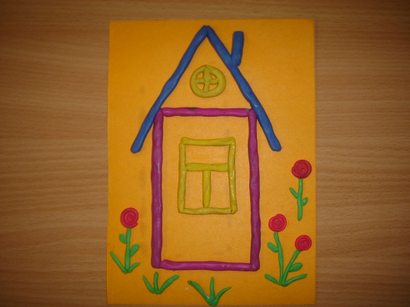 Конспект рисование дом средняя группа. Аппликация домик. Домик для пластилинографии. Аппликация на тему дом. Рисование домика в средней группе.