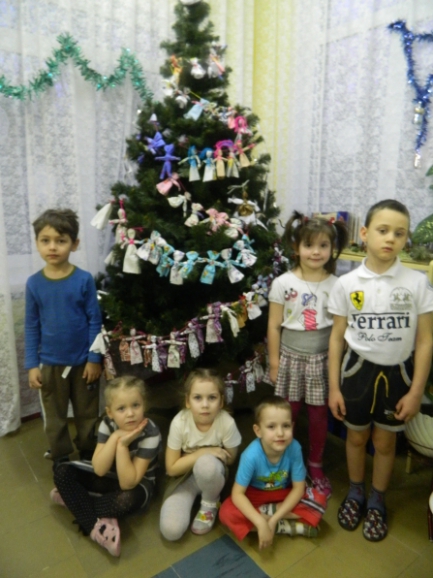 "Гирлянда дружбы" Международная миротворческая акция «Гирлянда дружбы» "Гирлянда дружбы"
