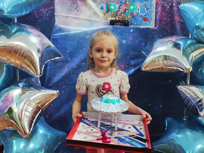 конкурс нло. поделка в сад ко дню космонавтики. инопланетяне в космосе. поделки ко дню космонавтики. нло детский рисунок.