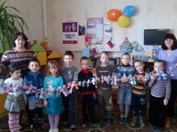 "Гирлянда Дружбы" Международная миротворческая акция «Гирлянда дружбы» "Гирлянда Дружбы"