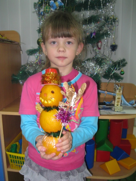 апельсиновый снеговик Конкурс Новогодних поделок. Декабрь 2013. Дошкольники апельсиновый снеговик