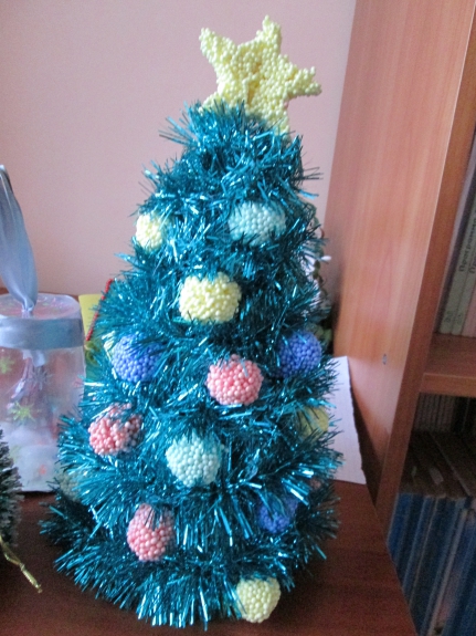 Новогодняя елочка Конкурс «Маленькой ёлочке холодно зимой». Январь 2014. Поделки и рисунки. Дошкольники Новогодняя елочка