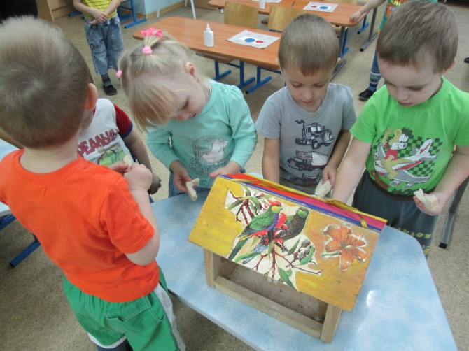 Поможем нашим друзьям! Акция «Кормушка для пичужки» Поможем нашим друзьям!