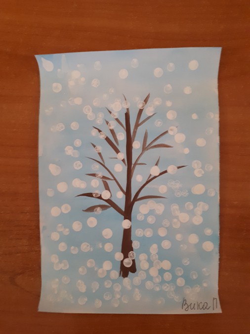 Деревья в снегу вторая младшая группа. Рисование зимнее дерево младшая группа. Деревья в снегу рисование во второй младшей группе. Рисование в младшей группе дерево зимой. Зимнее дерево средняя группа.