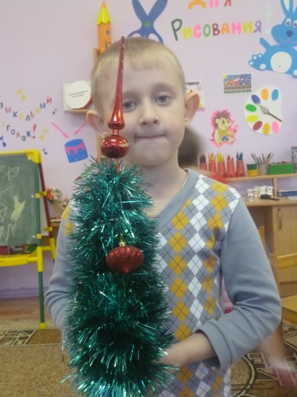маленькая ёлочка Конкурс «Маленькой ёлочке холодно зимой». Декабрь 2013. Поделки и рисунки. Дошкольники маленькая ёлочка