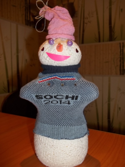 снеговик Конкурс Новогодних поделок. Декабрь 2013. Школьники снеговик