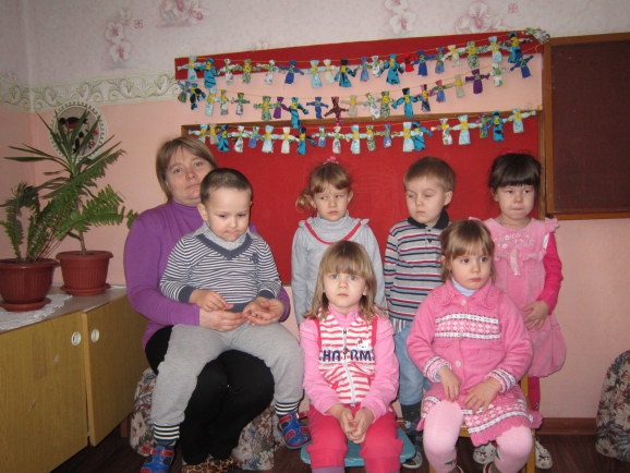 Наша дружная группа. Международная миротворческая акция «Гирлянда дружбы» Наша дружная группа.