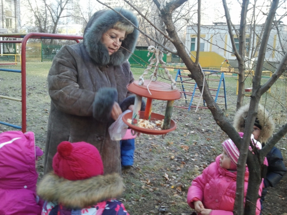 Нашим птичкам угощенье Акция «Кормушка для пичужки» Нашим птичкам угощенье
