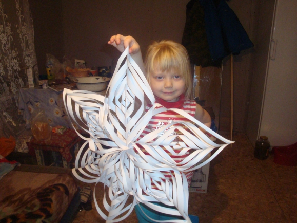 Новогодняя снежинка Конкурс детских поделок. Декабрь 2013. Дошкольники Новогодняя снежинка