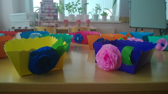 Конфетницы- подарок для мамы и бабушки. Конкурс детских поделок. Март 2014. Дошкольники Конфетницы- подарок для мамы и бабушки.