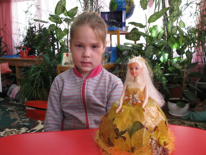 Барби В Платье Из Листьев Поделка фото 19
