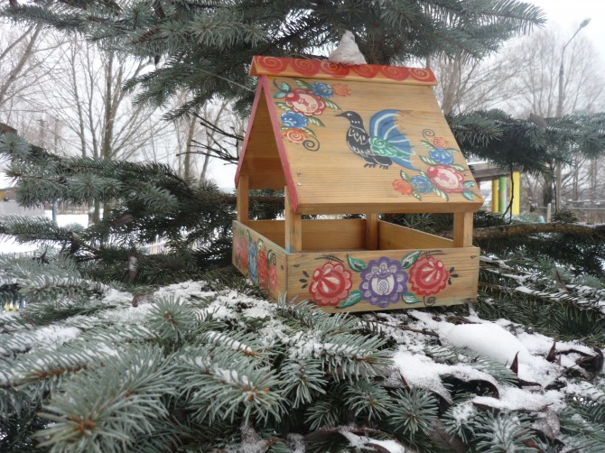 Кормушка в стиле "Городецкая роспись" Акция «Кормушка для пичужки» Кормушка в стиле "Городецкая роспись"