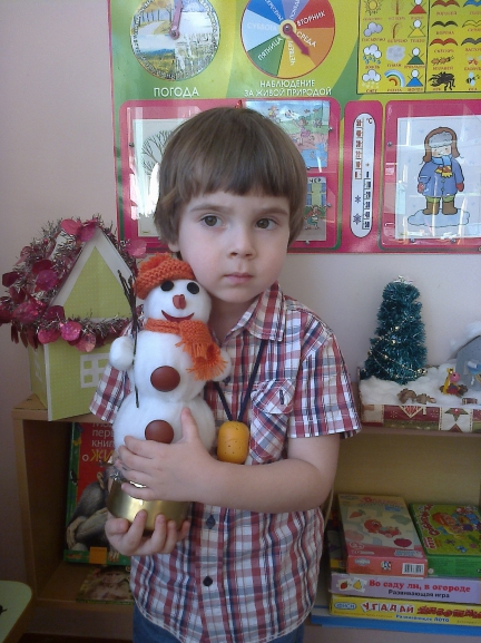 Снеговичек Конкурс Новогодних поделок. Январь 2014. Дошкольники Снеговичек