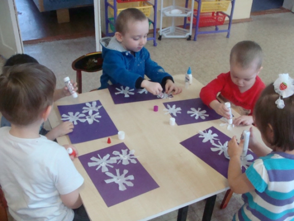 Новогодние снежинки Конкурс детских поделок. Ноябрь 2014. Дошкольники Новогодние снежинки