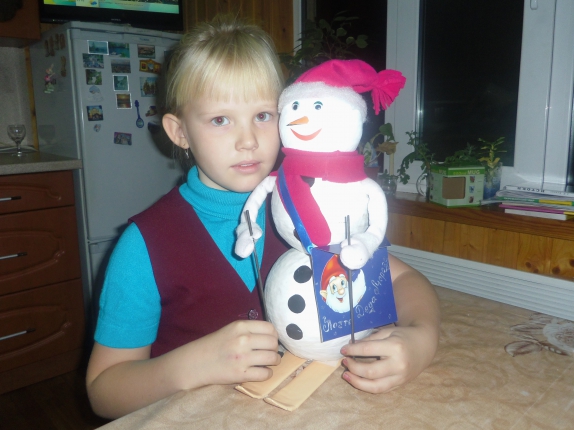Снеговик Конкурс Новогодних поделок. Декабрь 2013. Школьники Снеговик