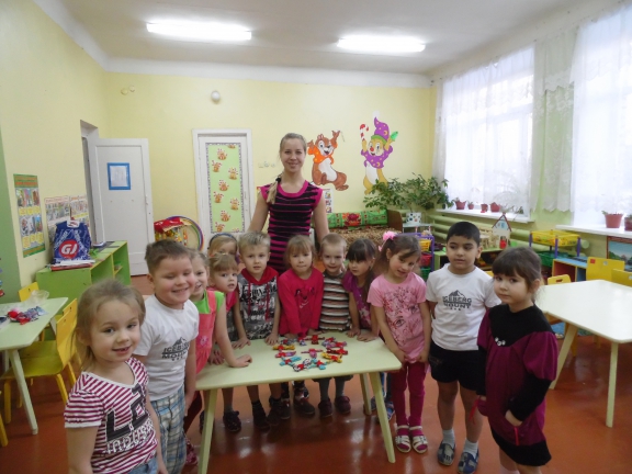 "Гирлянда дружбы" Международная миротворческая акция «Гирлянда дружбы» "Гирлянда дружбы"