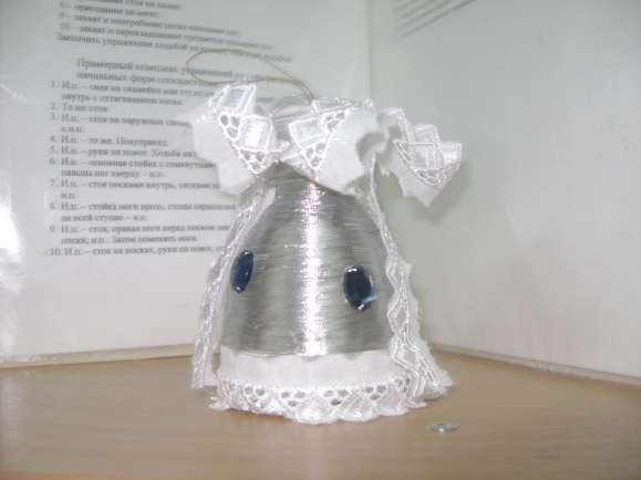 Новогодний колокольчик Конкурс Новогодних поделок. Декабрь 2013. Дошкольники Новогодний колокольчик