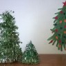 Елочные украшения и улочка сделанная из рук детей Елочные украшения и улочка сделанная из рук детей