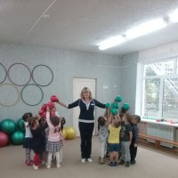 Подвижная игра " Найди свой цвет" Подвижная игра " Найди свой цвет"