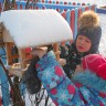 Кормим птичек на прогулке Кормим птичек на прогулке