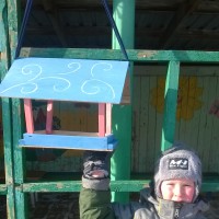 Каждой пичужке-наша кормушка Каждой пичужке-наша кормушка
