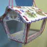 Праздничная кормушка для птичек Праздничная кормушка для птичек
