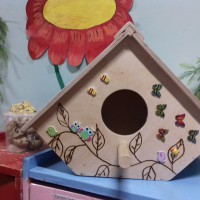 Кормушка для пичужки . Кормушка для пичужки .