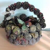 Корзина из шишек Корзина из шишек