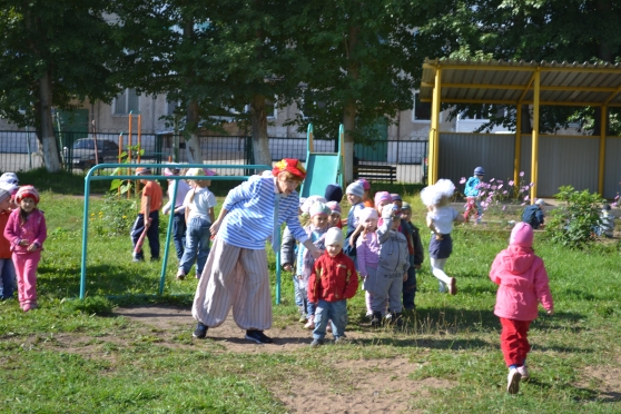 Смотреть фотографию №2 Фото №2 Вот она моя первая средняя группа до этого так получалось что я работала только с детками старшей и подготовительной группы за четыре года моего педагогического стажа у меня уже было два выпуска