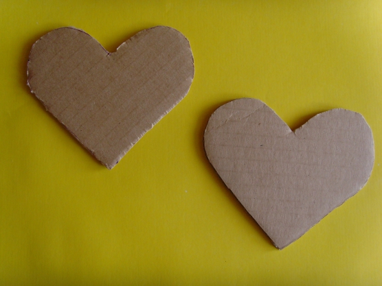 Как сшить, украсить кофейное сердце из ткани? Декупаж или рисунок бисером?