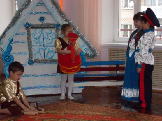 Развлечение «Гуси-лебеди» (по мотивам русской народной сказки) Фото Развлечение «Гуси-лебеди» (по мотивам русской народной сказки)