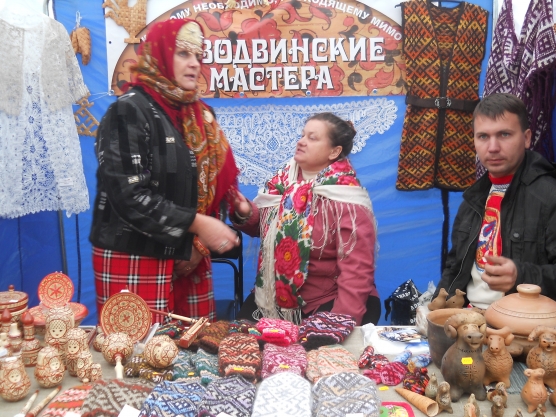 Смотреть фотографию №19 Фото №19 А эти наряды и украшения выполнены в технике валяния