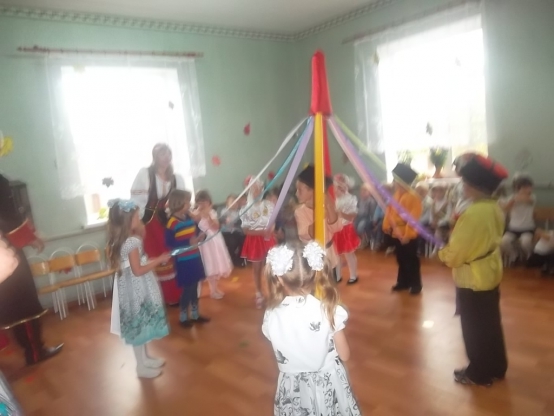 Смотреть фотографию №4 Фото №4 Пошла она к мельнику низко поклонилась ему в пояс и попросила Мельник мельник дай мне муки вареников налепить да казачат накормить