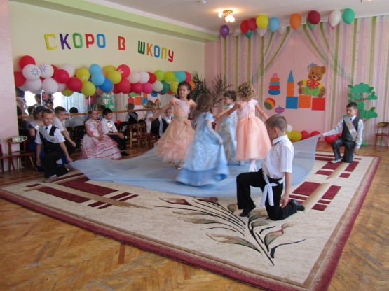 Смотреть фотографию №3 Фото №3 Это и праздники и развлечения и показ спектаклей интересные экскурсии множество выставок победы на конкурсах и много много еще всего