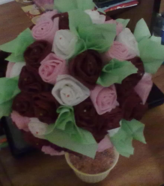 Наш подарочек для любимой мамочки — корзинка с розами