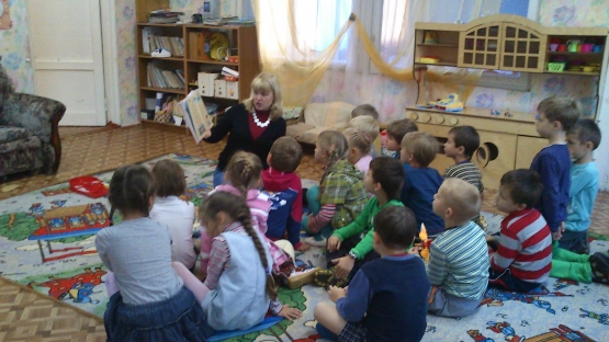 Худ чтение в средней группе. Беседа с детьми в детском саду. Чтение в детском саду. Беседа воспитателя с детьми. Беседа в подготовительной группе.